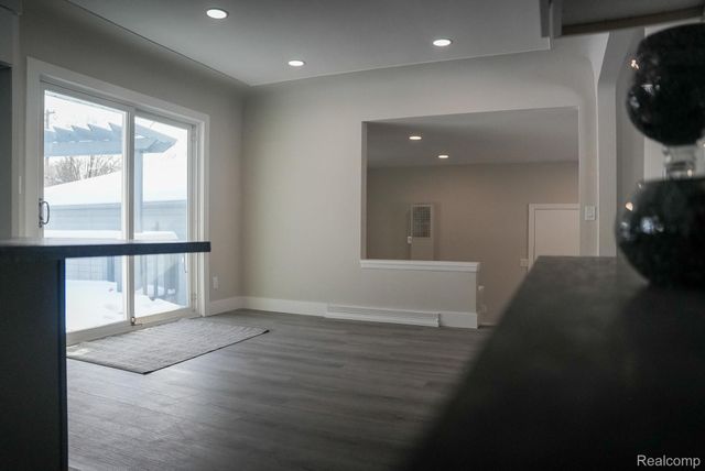 2172 Ostrum Drive, Waterford Charter Township, MI 48328