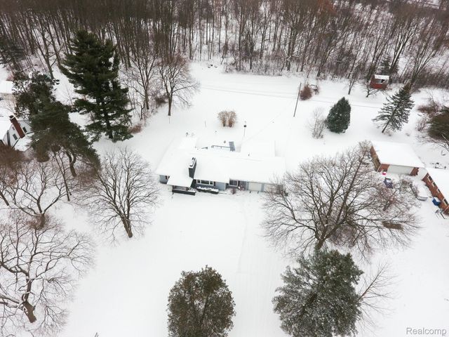 2172 Ostrum Drive, Waterford Charter Township, MI 48328