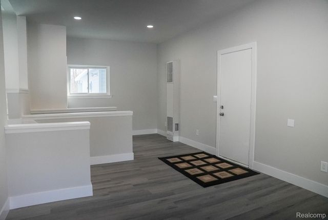 2172 Ostrum Drive, Waterford Charter Township, MI 48328