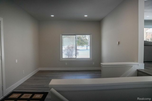 2172 Ostrum Drive, Waterford Charter Township, MI 48328