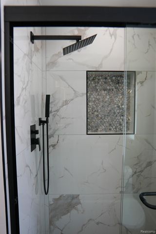 2172 Ostrum Drive, Waterford Charter Township, MI 48328