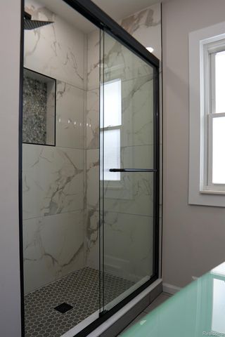 2172 Ostrum Drive, Waterford Charter Township, MI 48328