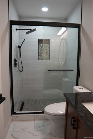 2172 Ostrum Drive, Waterford Charter Township, MI 48328