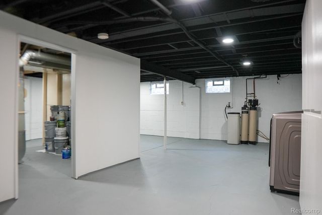 2172 Ostrum Drive, Waterford Charter Township, MI 48328