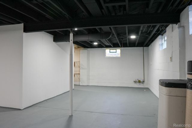 2172 Ostrum Drive, Waterford Charter Township, MI 48328