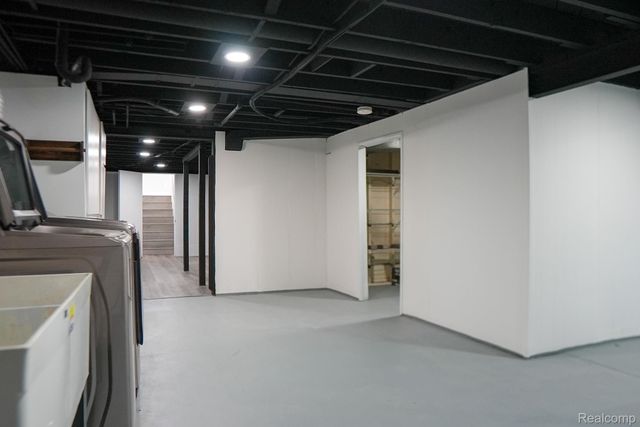 2172 Ostrum Drive, Waterford Charter Township, MI 48328