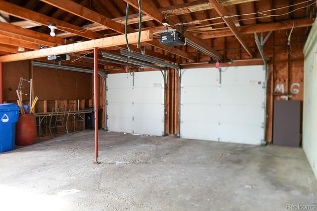 2172 Ostrum Drive, Waterford Charter Township, MI 48328