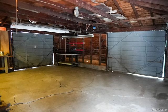 2172 Ostrum Drive, Waterford Charter Township, MI 48328