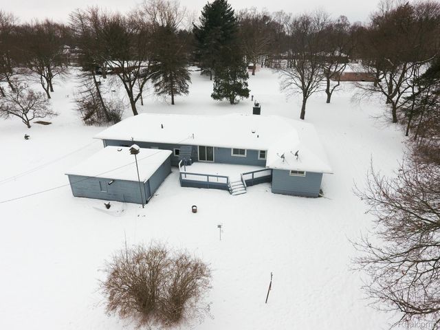 2172 Ostrum Drive, Waterford Charter Township, MI 48328