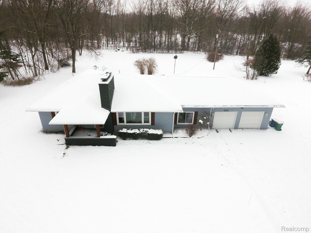 2172 Ostrum Drive, Waterford Charter Township, MI 48328