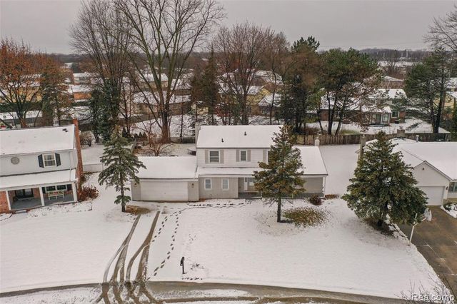 39735 Bonnie Court, Clinton Township, MI 48038