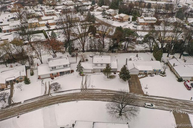 39735 Bonnie Court, Clinton Township, MI 48038