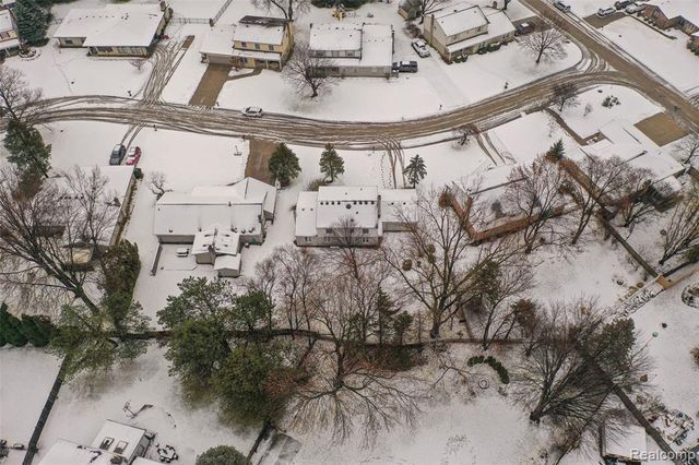 39735 Bonnie Court, Clinton Township, MI 48038