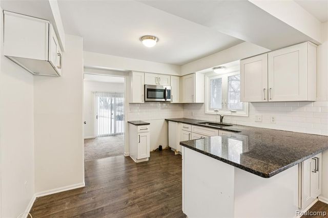 39735 Bonnie Court, Clinton Township, MI 48038