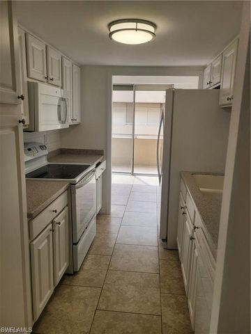 4803 Sunset CT # 606, Cape Coral, FL 33904