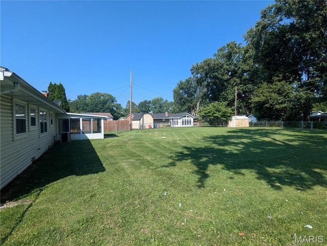 213 Lakeland Boulevard, Swansea, IL 62226