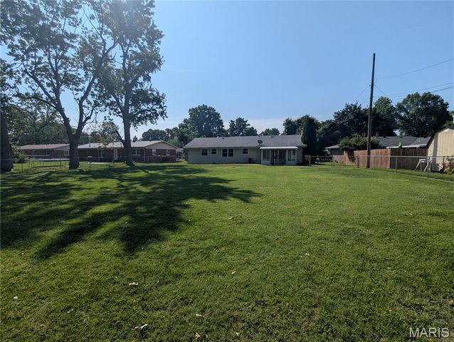 213 Lakeland Boulevard, Swansea, IL 62226