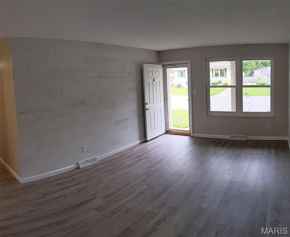 213 Lakeland Boulevard, Swansea, IL 62226