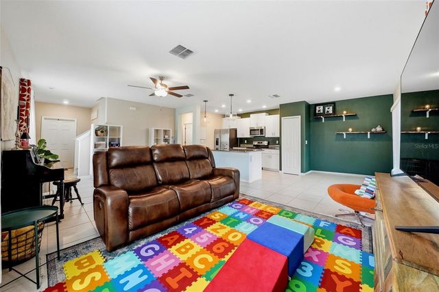 6298 BAR S BAR TRAIL, Zephyrhills, FL 33541