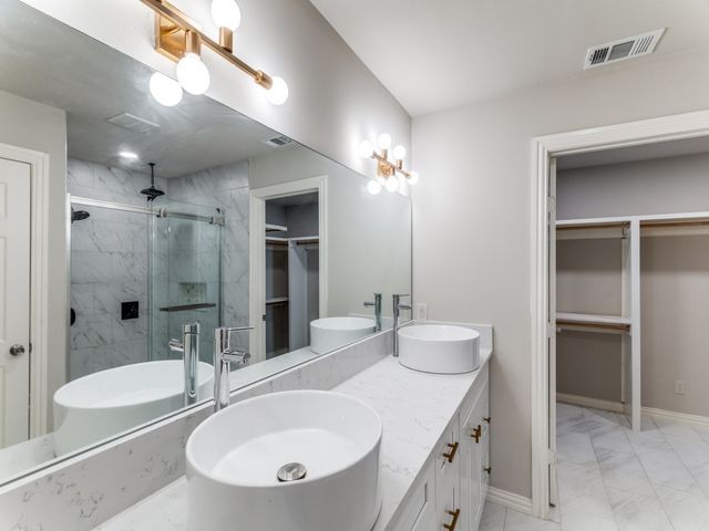 2001 Pebblebrook Trail, Irving, TX 75060