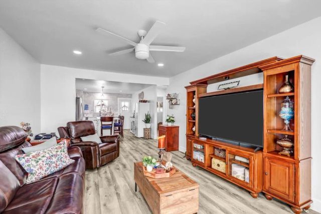 2012 E Mission Avenue 6, Escondido, CA 92027