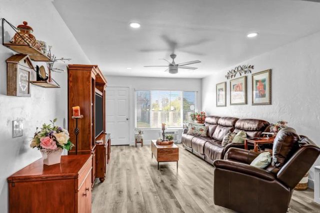2012 E Mission Avenue 6, Escondido, CA 92027