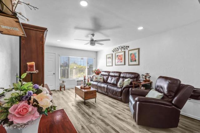 2012 E Mission Avenue 6, Escondido, CA 92027