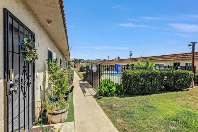 2012 E Mission Avenue 6, Escondido, CA 92027
