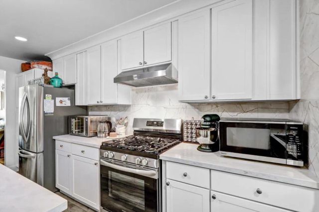 2012 E Mission Avenue 6, Escondido, CA 92027