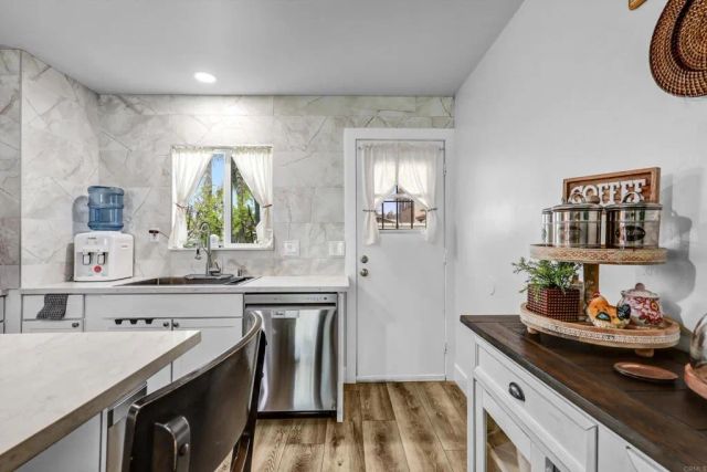 2012 E Mission Avenue 6, Escondido, CA 92027