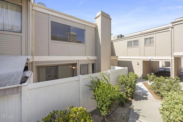 1466 San Simeon Court 4, Ventura, CA 93003