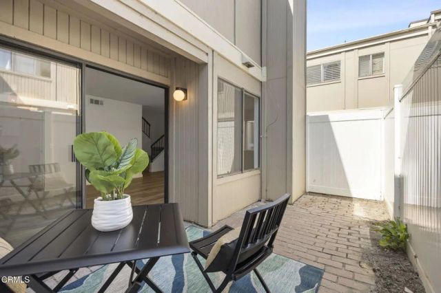 1466 San Simeon Court 4, Ventura, CA 93003