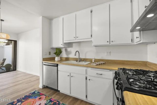1466 San Simeon Court 4, Ventura, CA 93003
