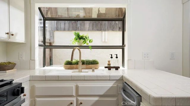 2184 Canyon K, Costa Mesa, CA 92627