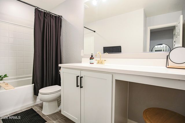 8820 W Lamar Road, Glendale, AZ 85305