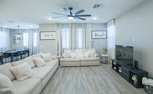 8820 W Lamar Road, Glendale, AZ 85305