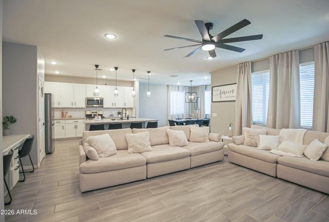 8820 W Lamar Road, Glendale, AZ 85305