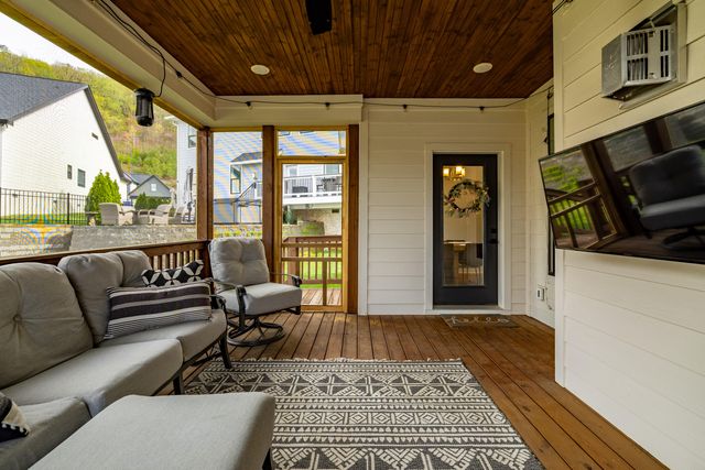 9876 Trestle Circle, Ooltewah, TN 37363