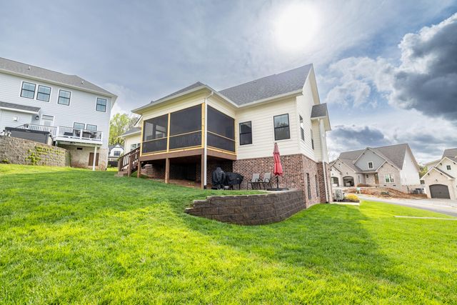 9876 Trestle Circle, Ooltewah, TN 37363