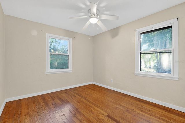 914 NE 6TH AVENUE, Gainesville, FL 32601