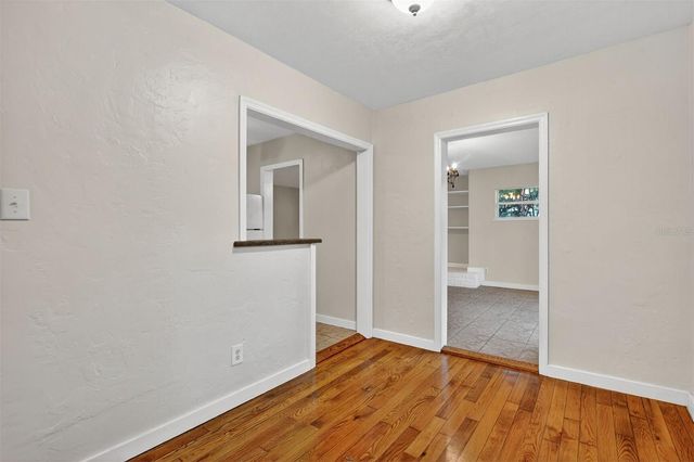 914 NE 6TH AVENUE, Gainesville, FL 32601