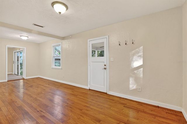 914 NE 6TH AVENUE, Gainesville, FL 32601