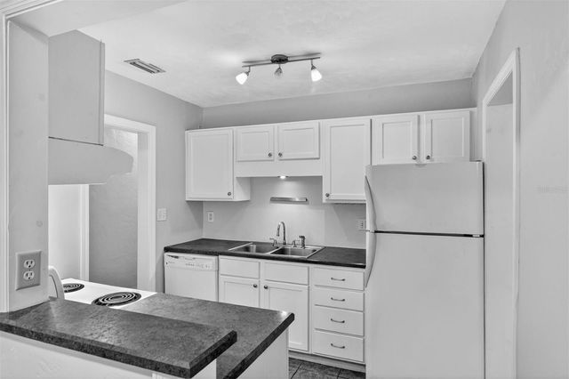 914 NE 6TH AVENUE, Gainesville, FL 32601