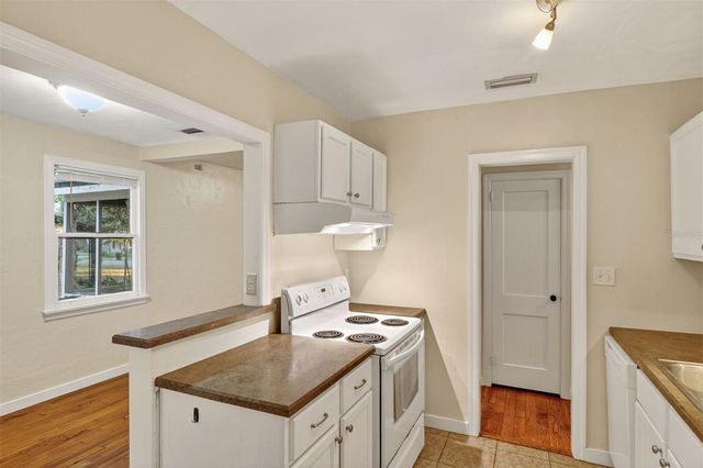 914 NE 6TH AVENUE, Gainesville, FL 32601