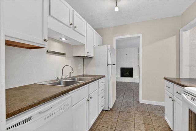 914 NE 6TH AVENUE, Gainesville, FL 32601