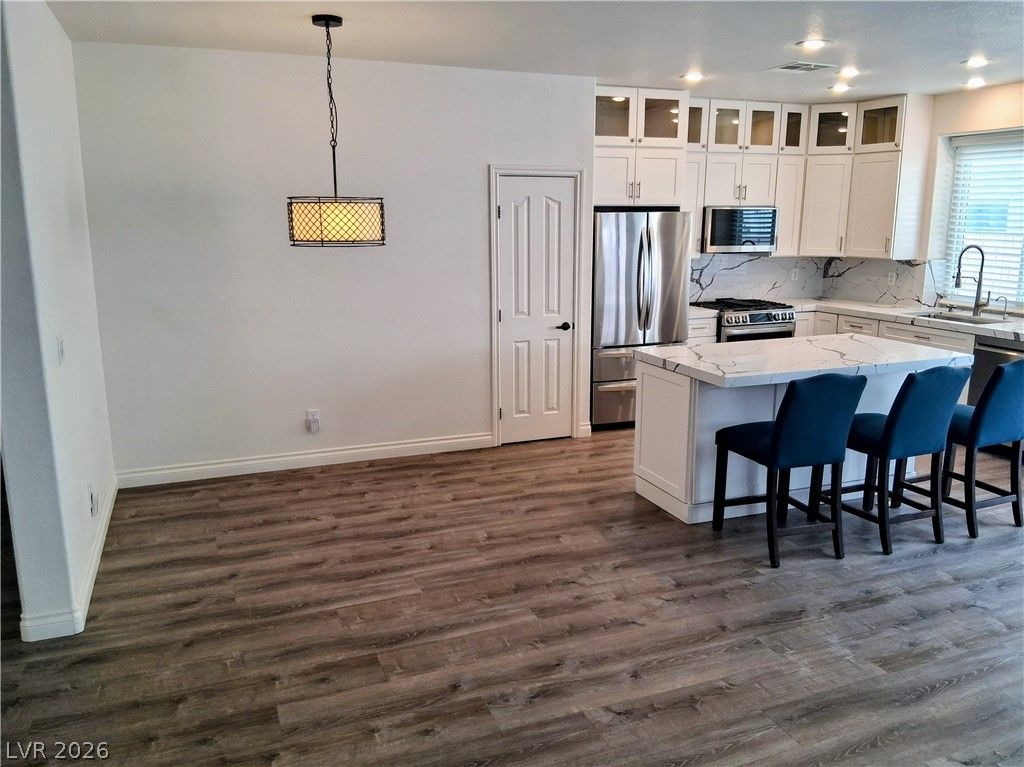 9116 Kings Town Avenue, Las Vegas, NV 89145 — photo 5