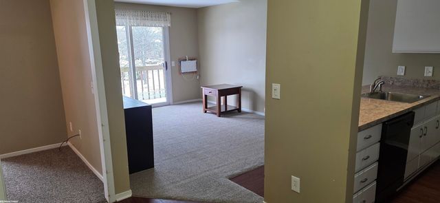 31827 Nardelli Lane, Roseville, MI 48066