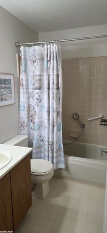 31827 Nardelli Lane, Roseville, MI 48066