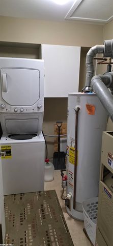 31827 Nardelli Lane, Roseville, MI 48066