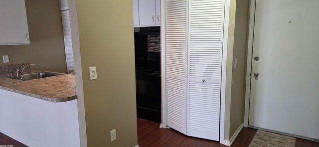 31827 Nardelli Lane, Roseville, MI 48066